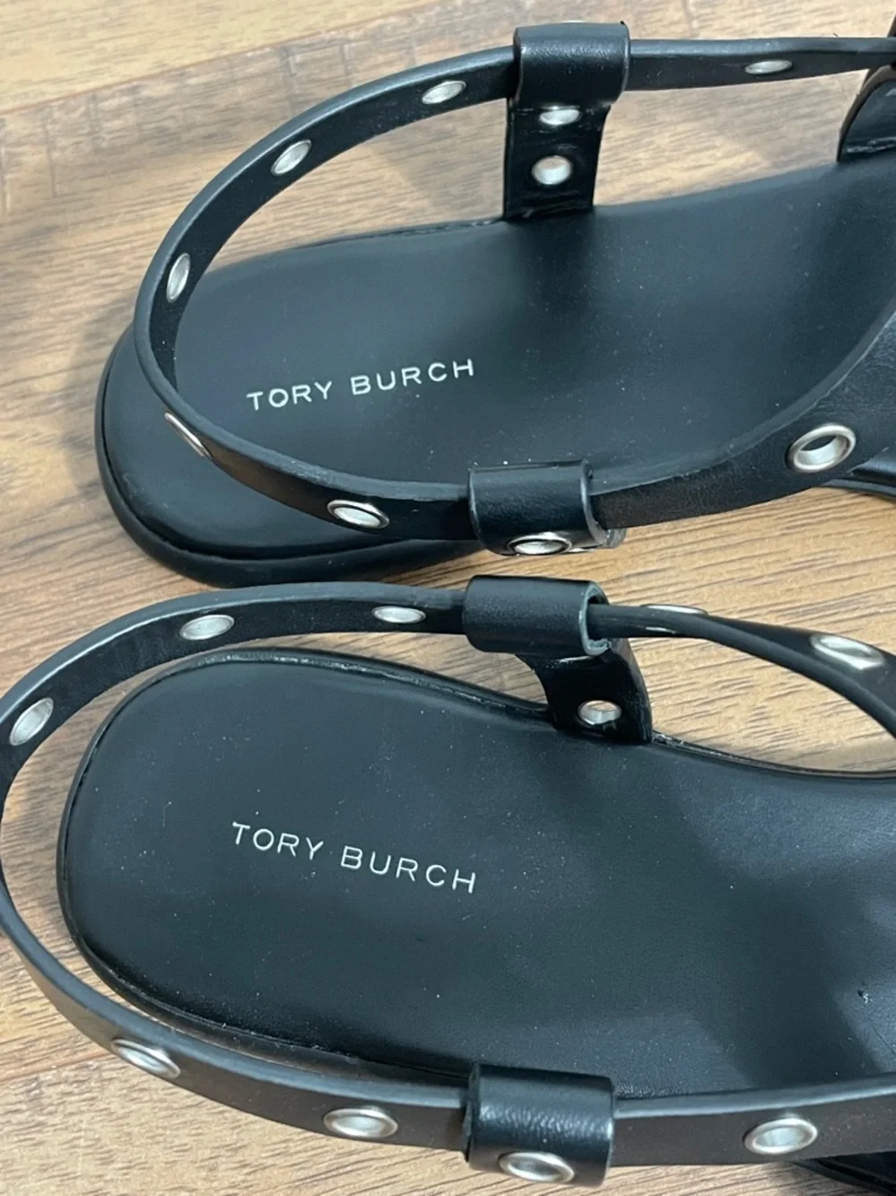 Tory‎ Burch Eyelet Toe Ring Sandals Size 11
